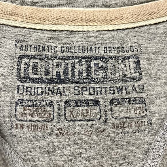 Iowa Hawkeye T Shirt Men’s Size XL- (Small stain on arm cuff) Vintage-Look - Picture 4 of 5